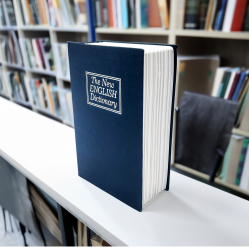 Mad Monkey - Books Vault - Home and Kitchen