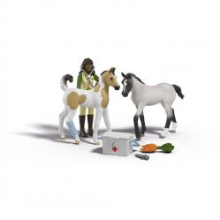Schleich Sarahs First Aid Kit (42777) - Toys