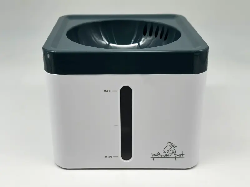 Pioneer - Mini Vortex -  Drinking Fountain - 2 L - Pet Supplies