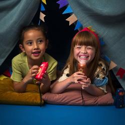 Kikkerland - Squeeze Flashlight (KID50) - Toys